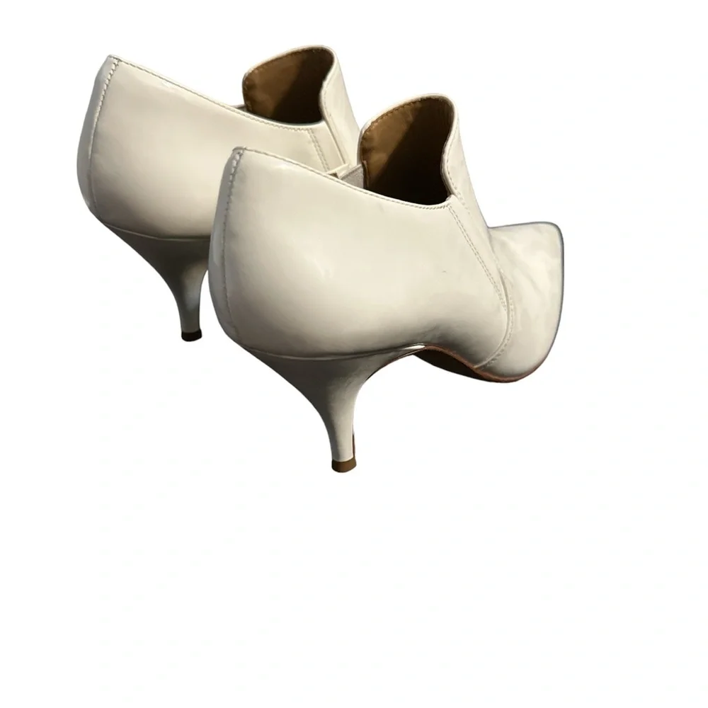 Tory Burch super cute ivory heel booties - Picture 3 of 7